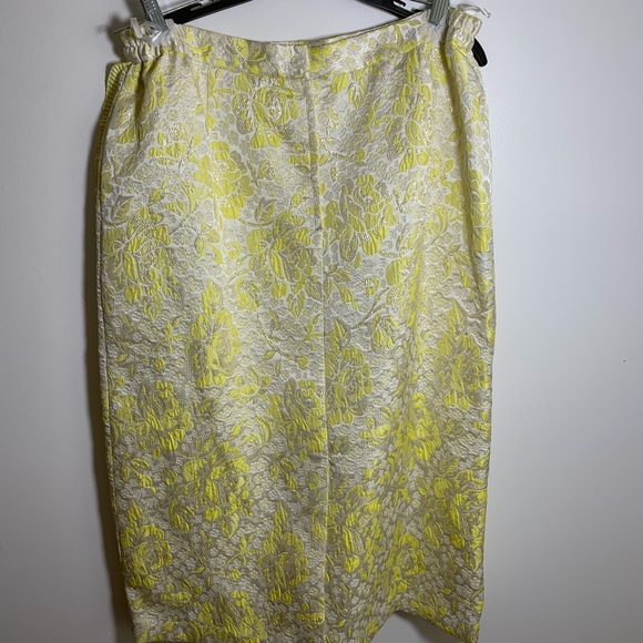 Women’s 2pc suit - Picture 2 of 3